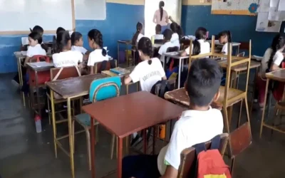Bajos sueldos aceleraron éxodo de docentes en Bolívar